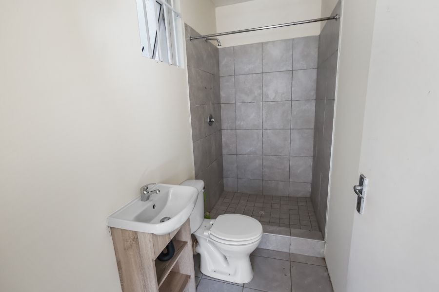 To Let 4 Bedroom Property for Rent in Gonubie Eastern Cape